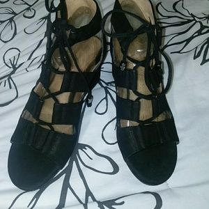 *NEW* Antonio Melani Heels